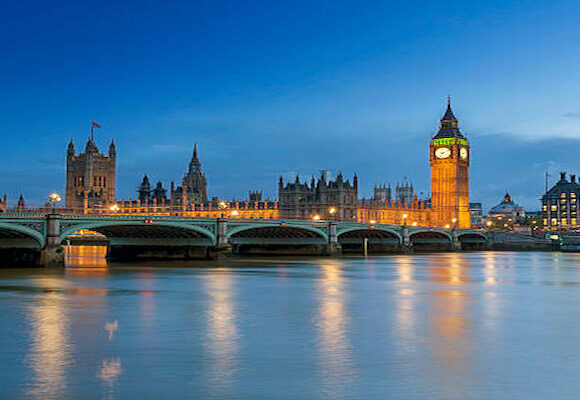 Top 10 Unmissable Experiences Across the UK